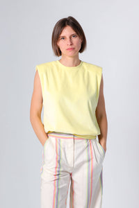 Oversized Pullunder Lira mit Schulterpolstern aus hellgelbem NIcky