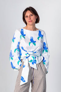 Wickelbluse Paloma mit handbedrucktem Stoff mit großen Fliederblüten