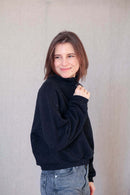Seitenansicht des Troyer-Kragens mit Reißverschluss bei Sweatshirt Alice